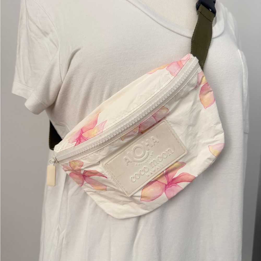 Aloha Collection Mini Hip Pack Limited Edition - image 2